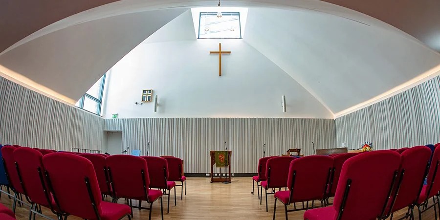 Crossway基督教中心用必发88将人们聚集在一起